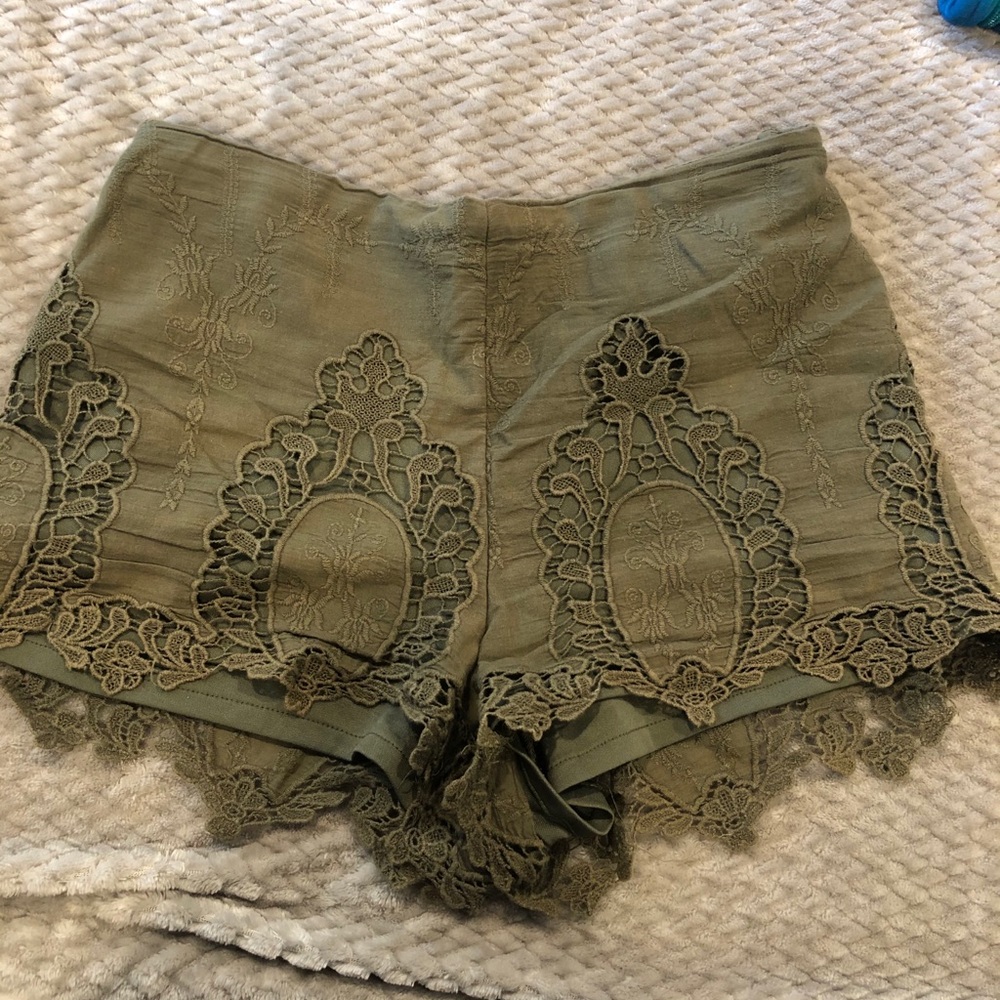 Army Green Knit Shorts - Mid Rise